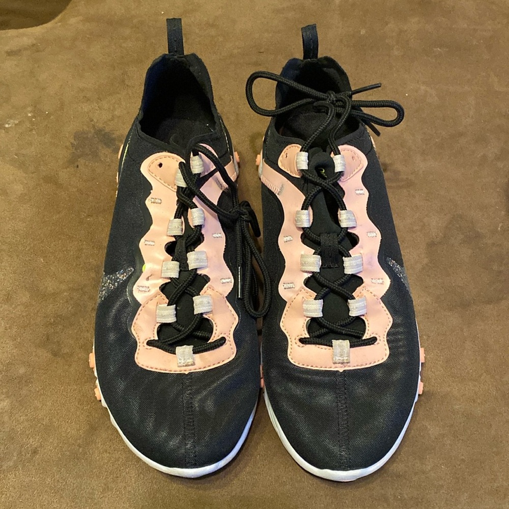 nike reacts